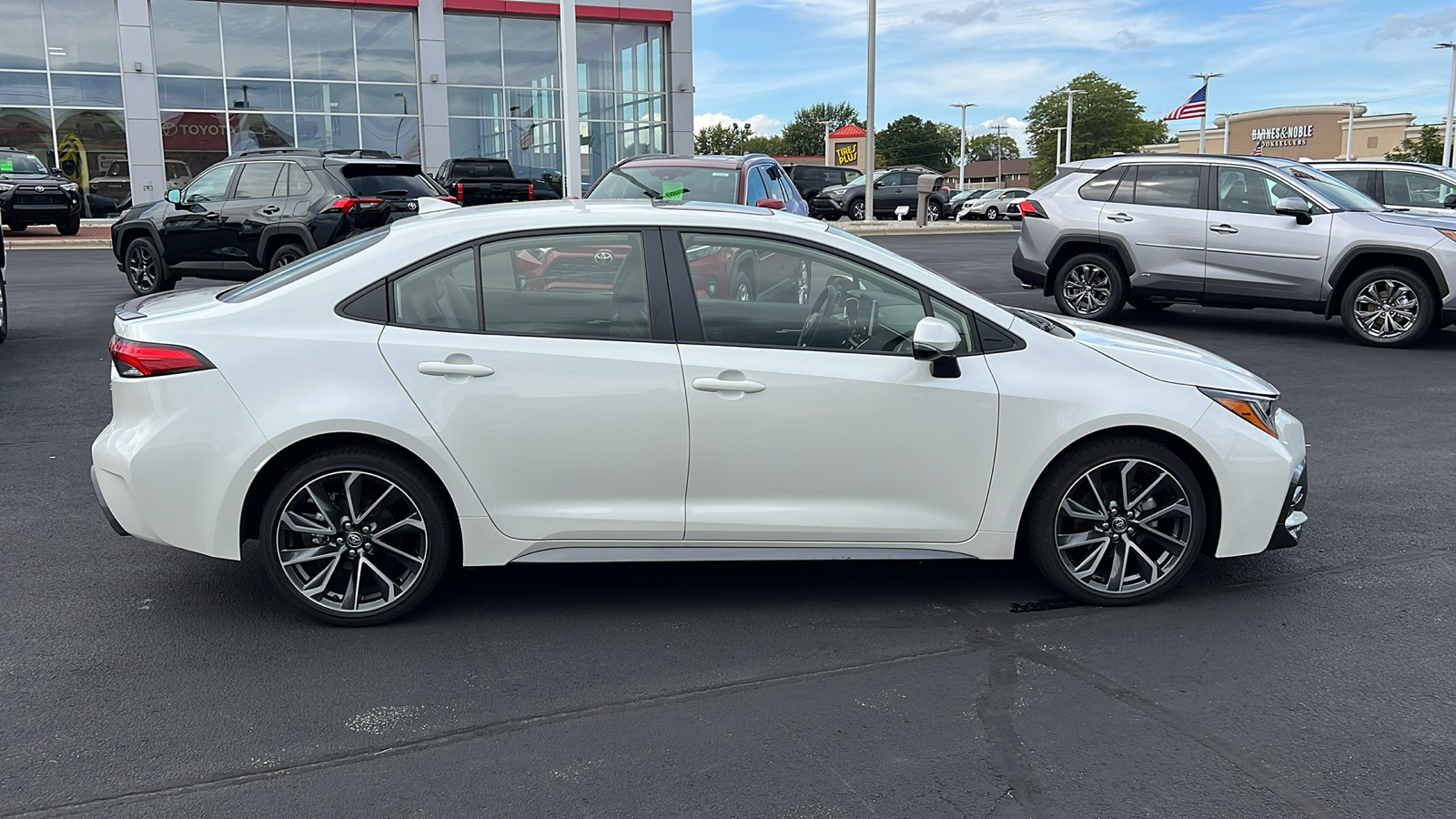 2021 Toyota Corolla XSE 2