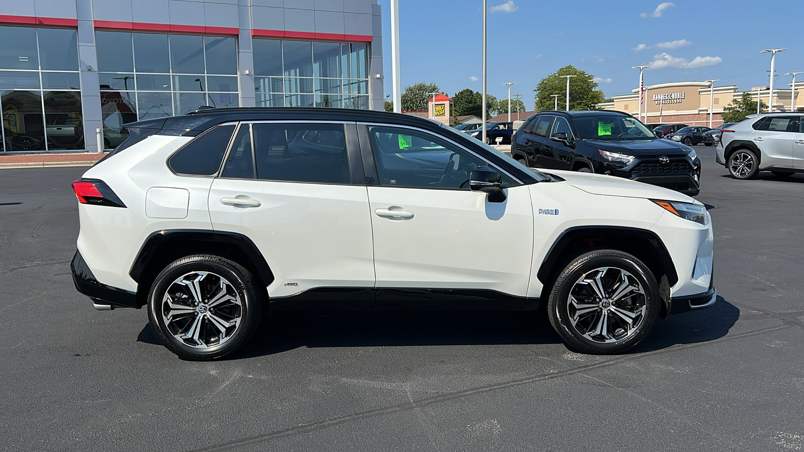 2022 Toyota RAV4 Prime XSE 2