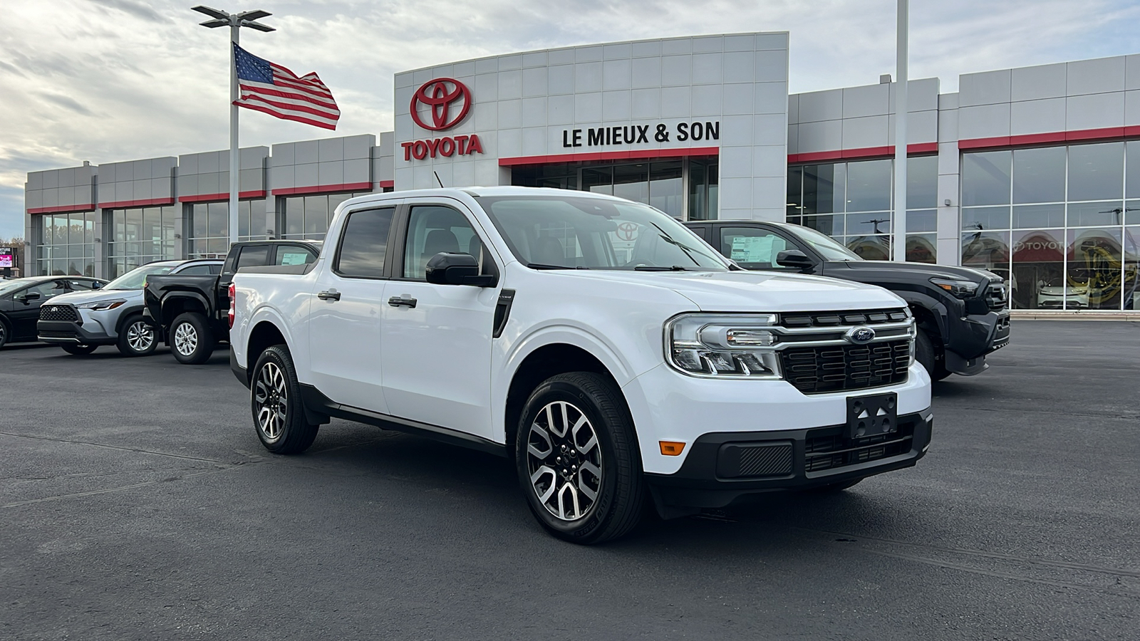 2023 Ford Maverick Lariat 1