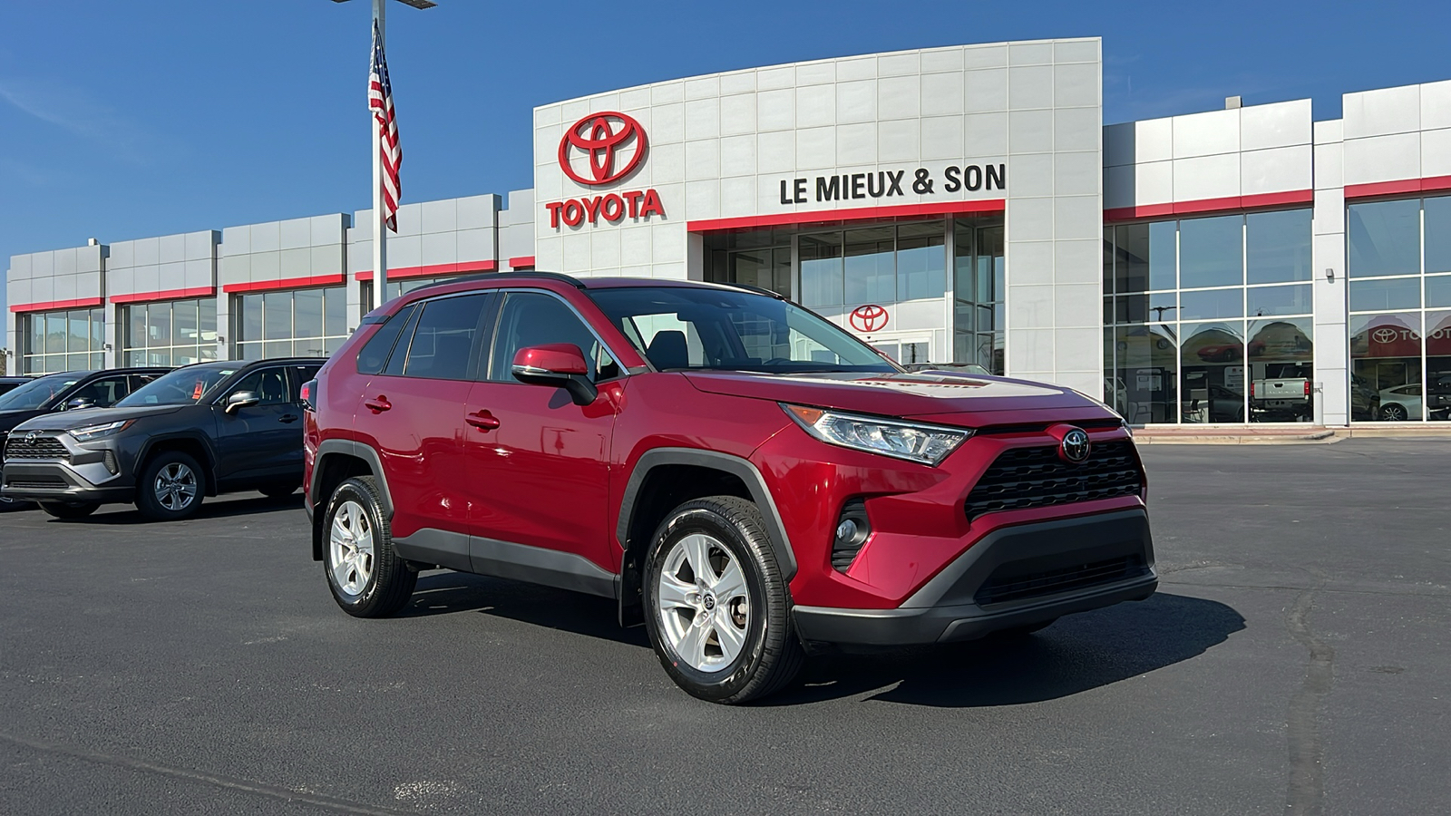 2021 Toyota RAV4 XLE 1