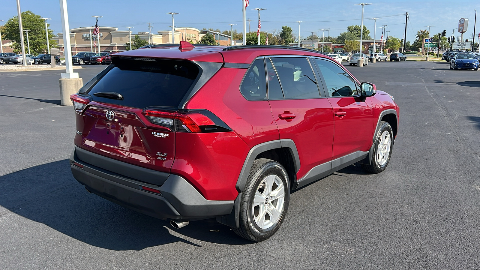 2021 Toyota RAV4 XLE 3