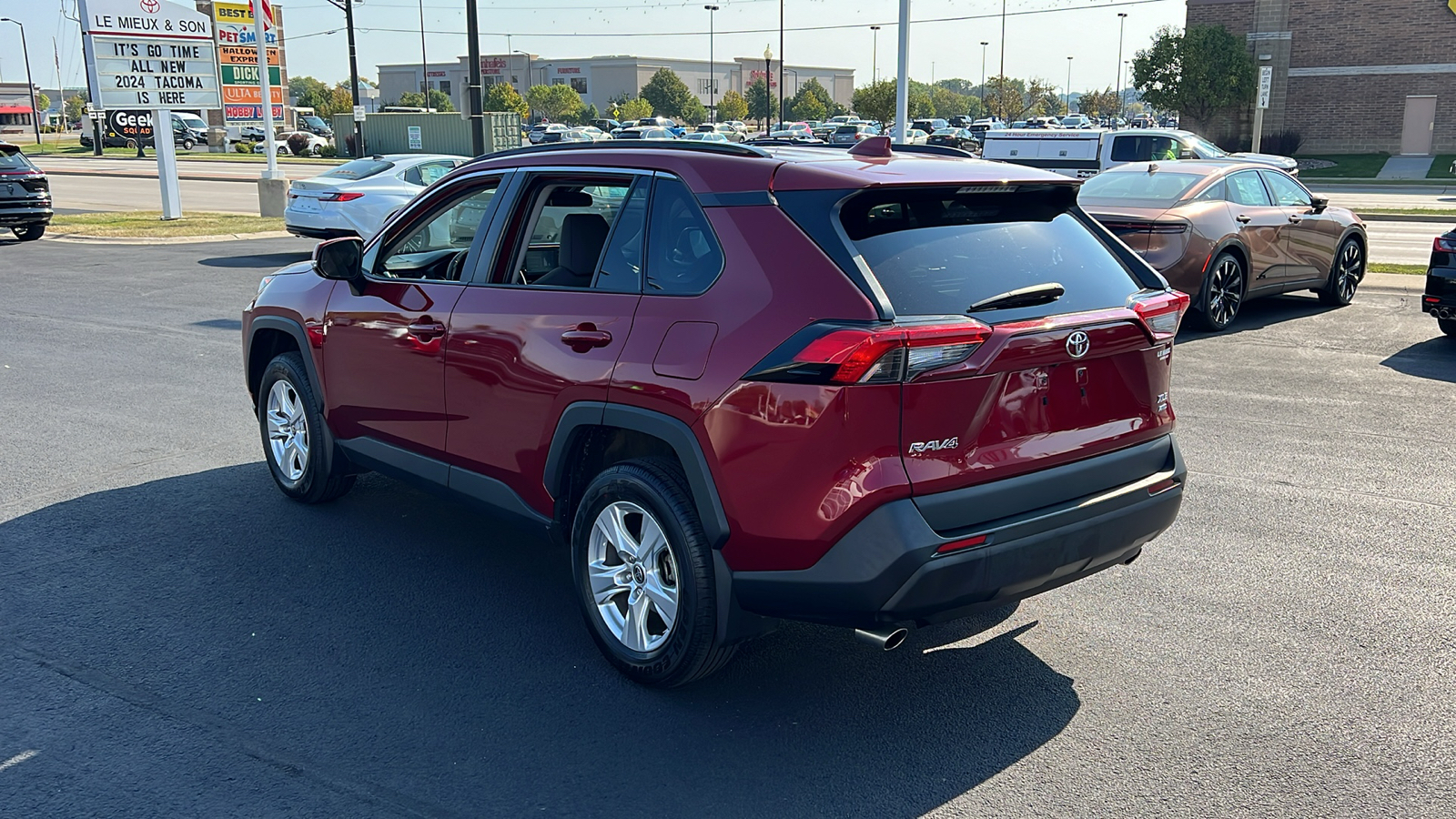 2021 Toyota RAV4 XLE 5