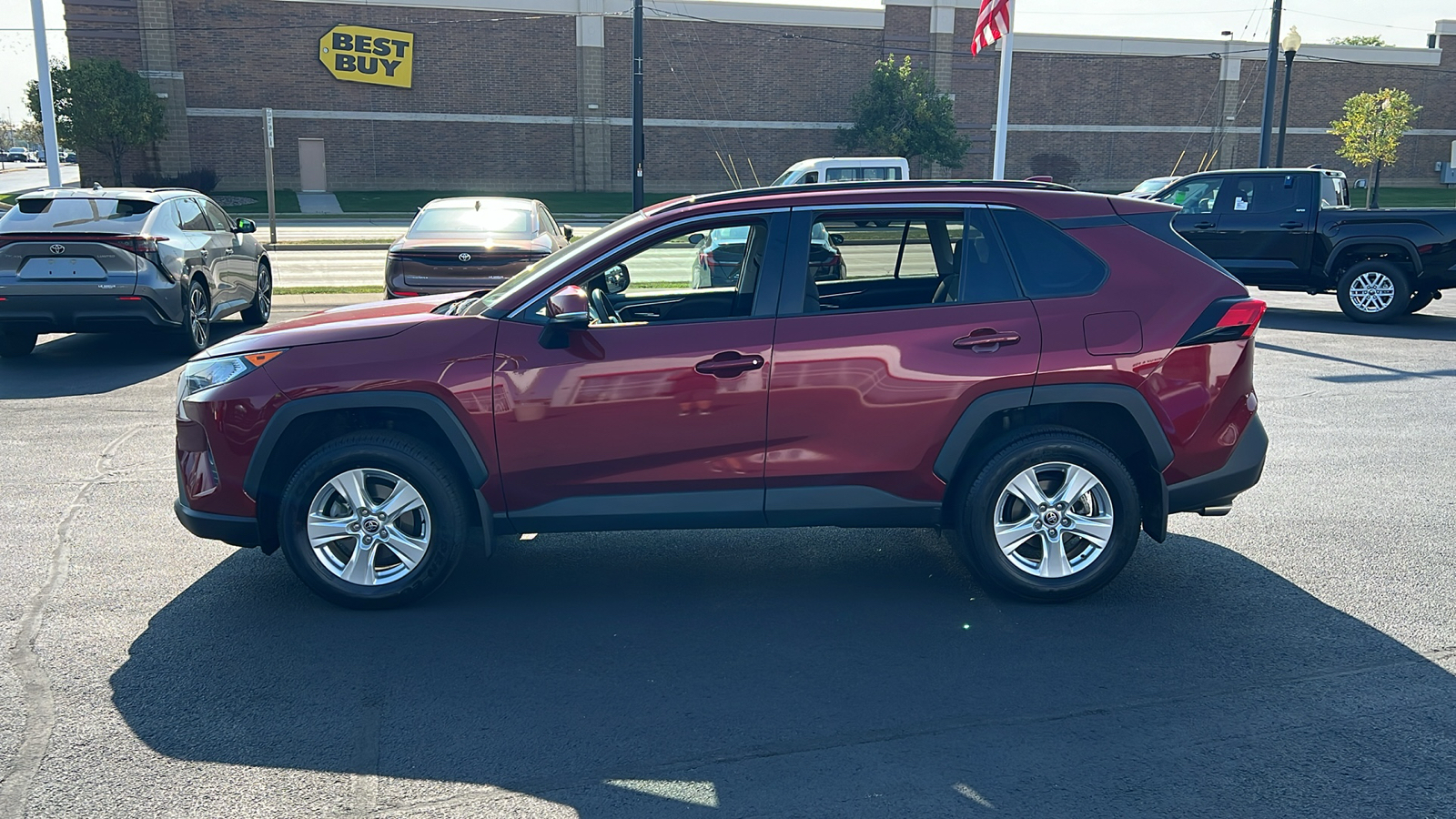 2021 Toyota RAV4 XLE 6