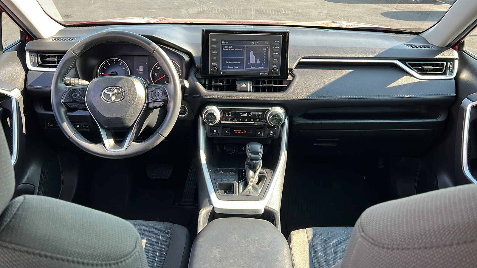 2021 Toyota RAV4 XLE 8