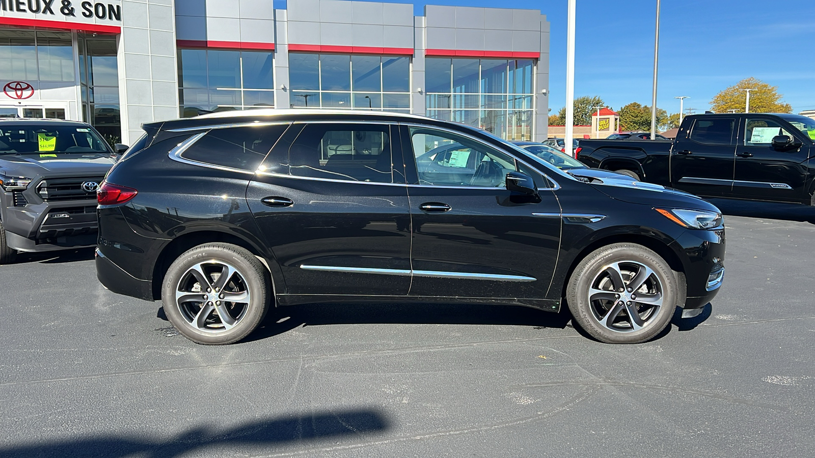 2021 Buick Enclave Essence 2