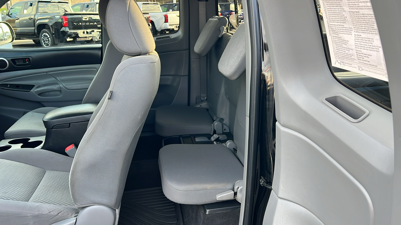 2015 Toyota Tacoma Base 23