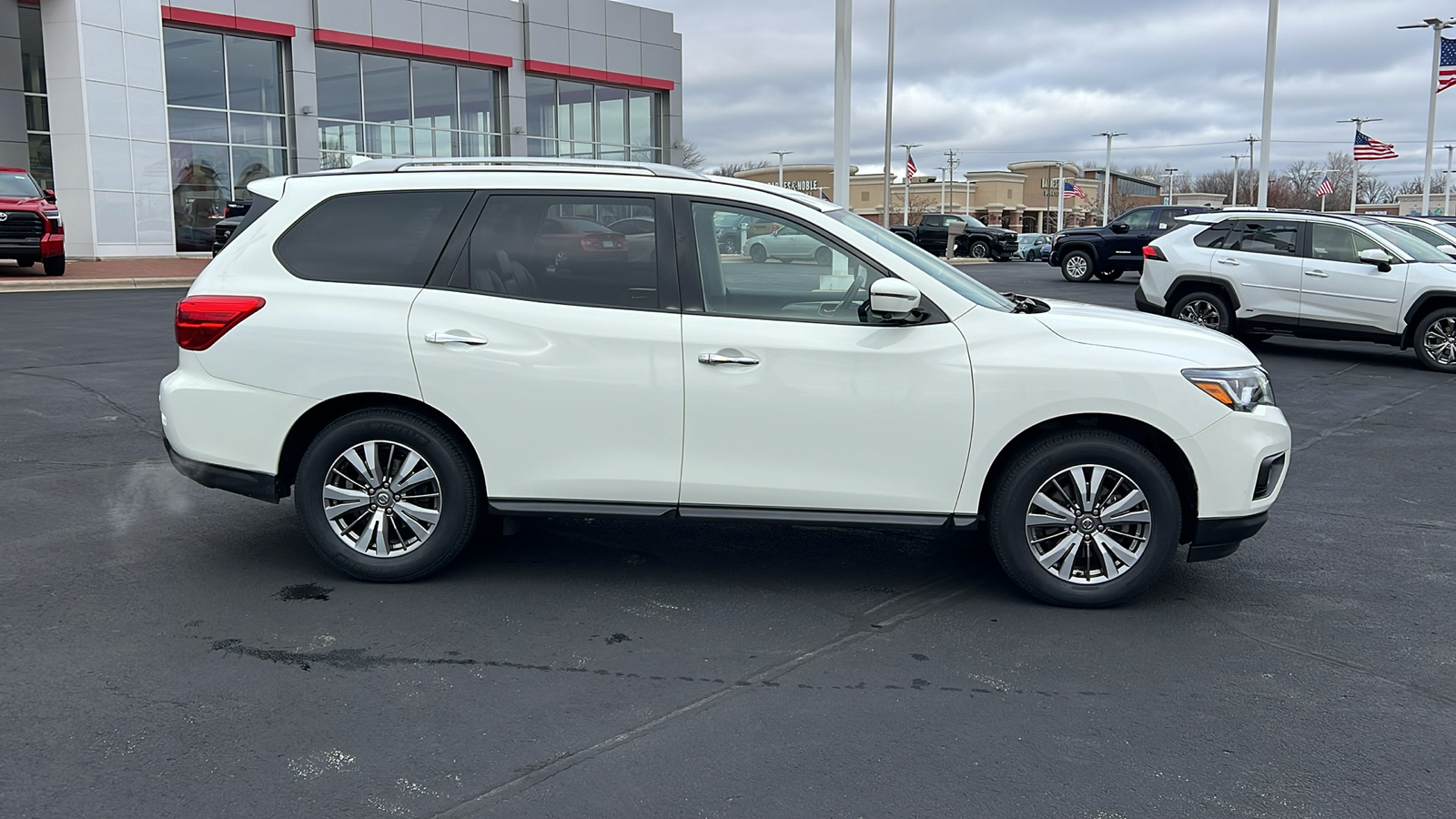 2019 Nissan Pathfinder SL 2