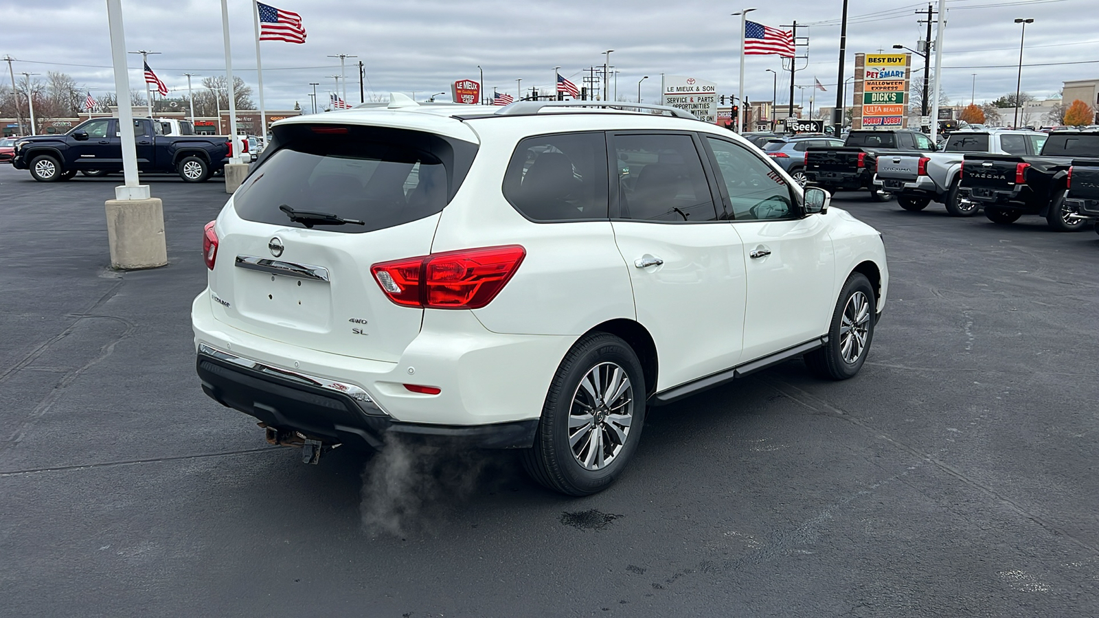 2019 Nissan Pathfinder SL 3