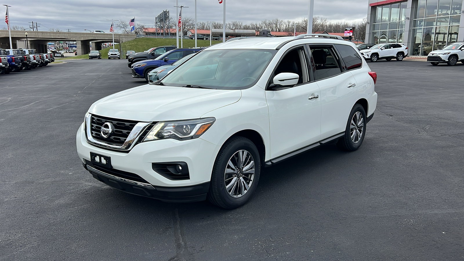 2019 Nissan Pathfinder SL 7