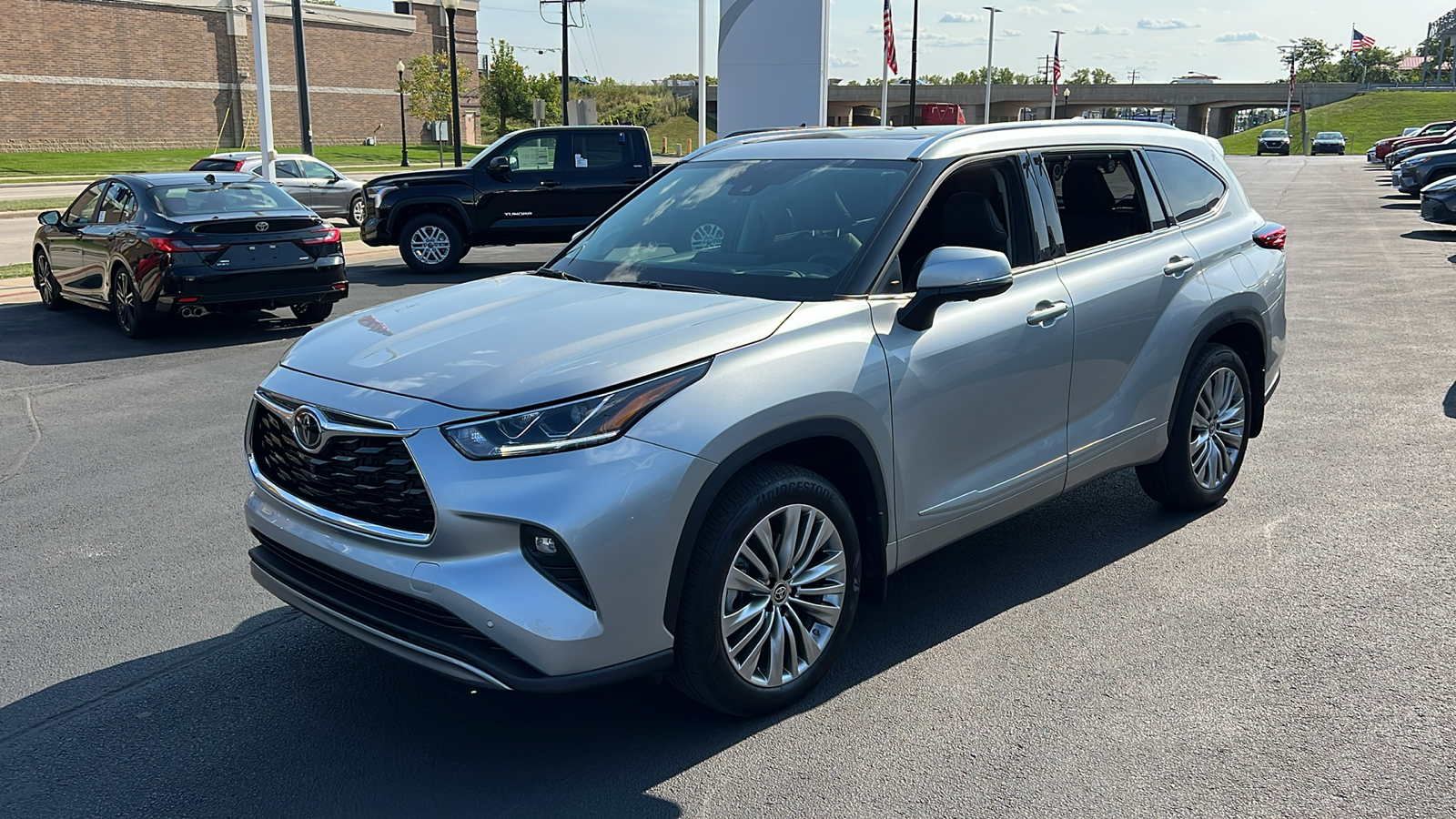 2023 Toyota Highlander Platinum 7