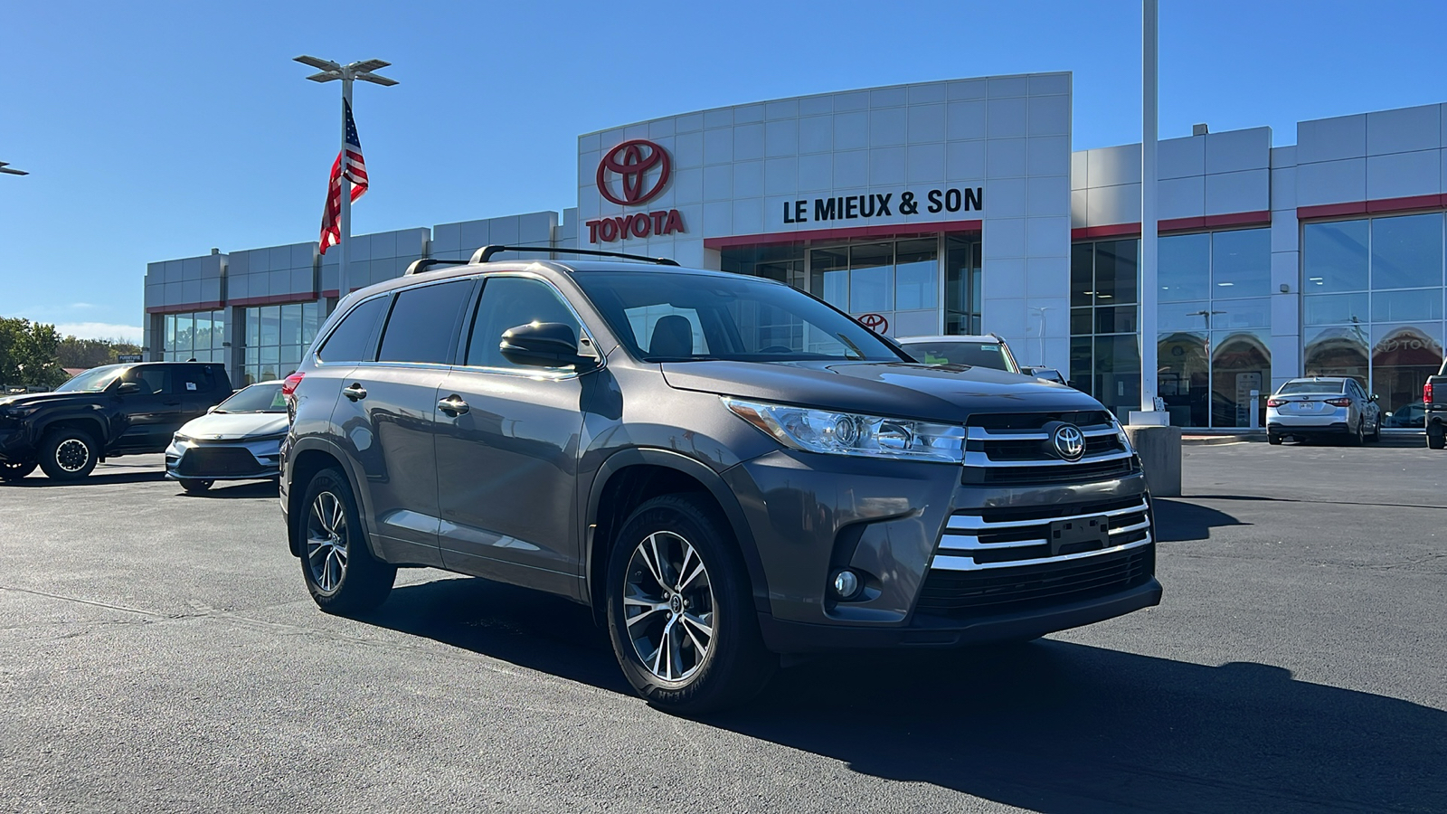 2017 Toyota Highlander  1