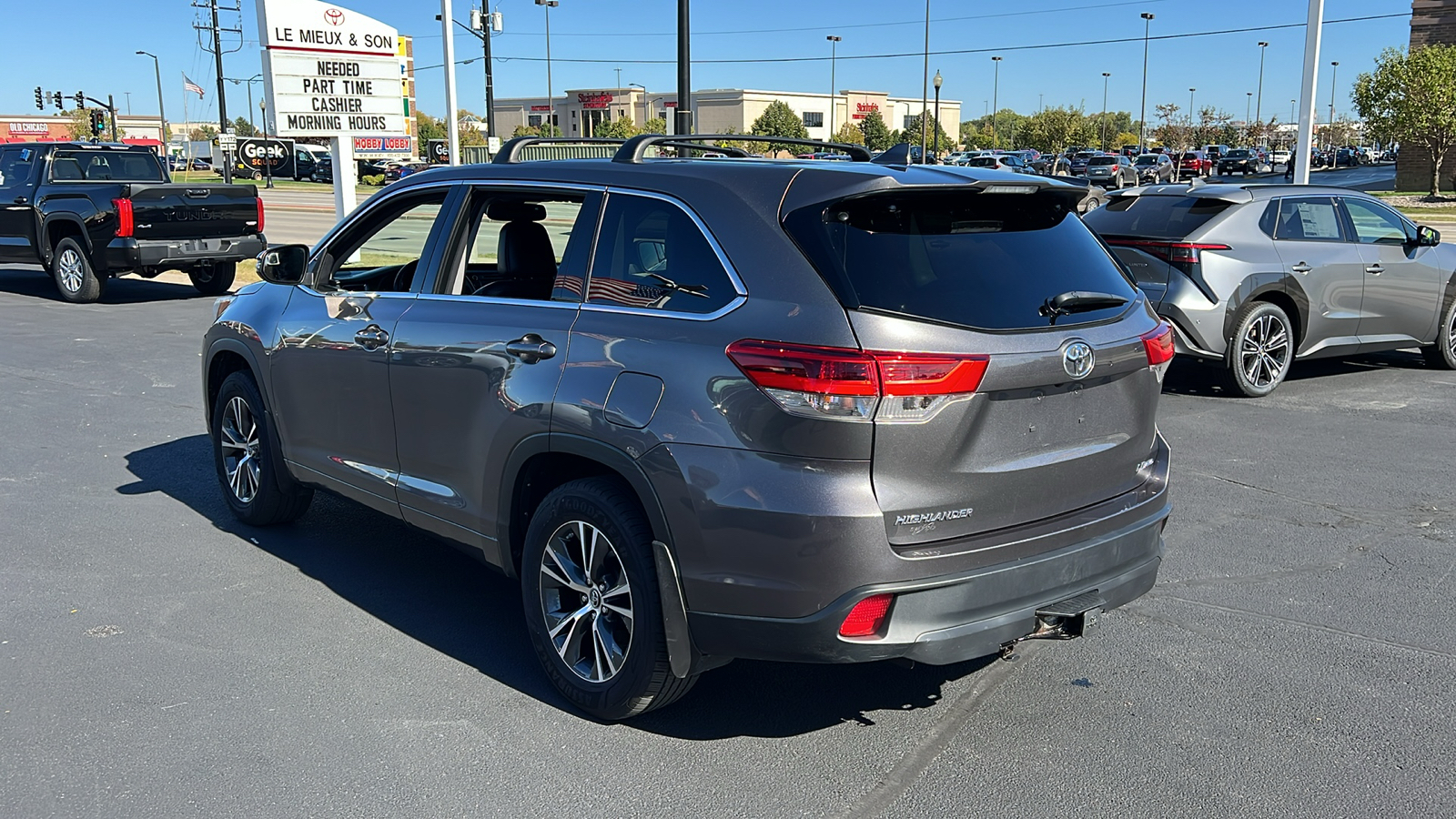 2017 Toyota Highlander  5