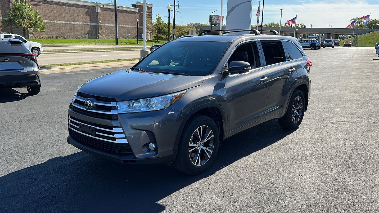 2017 Toyota Highlander  7