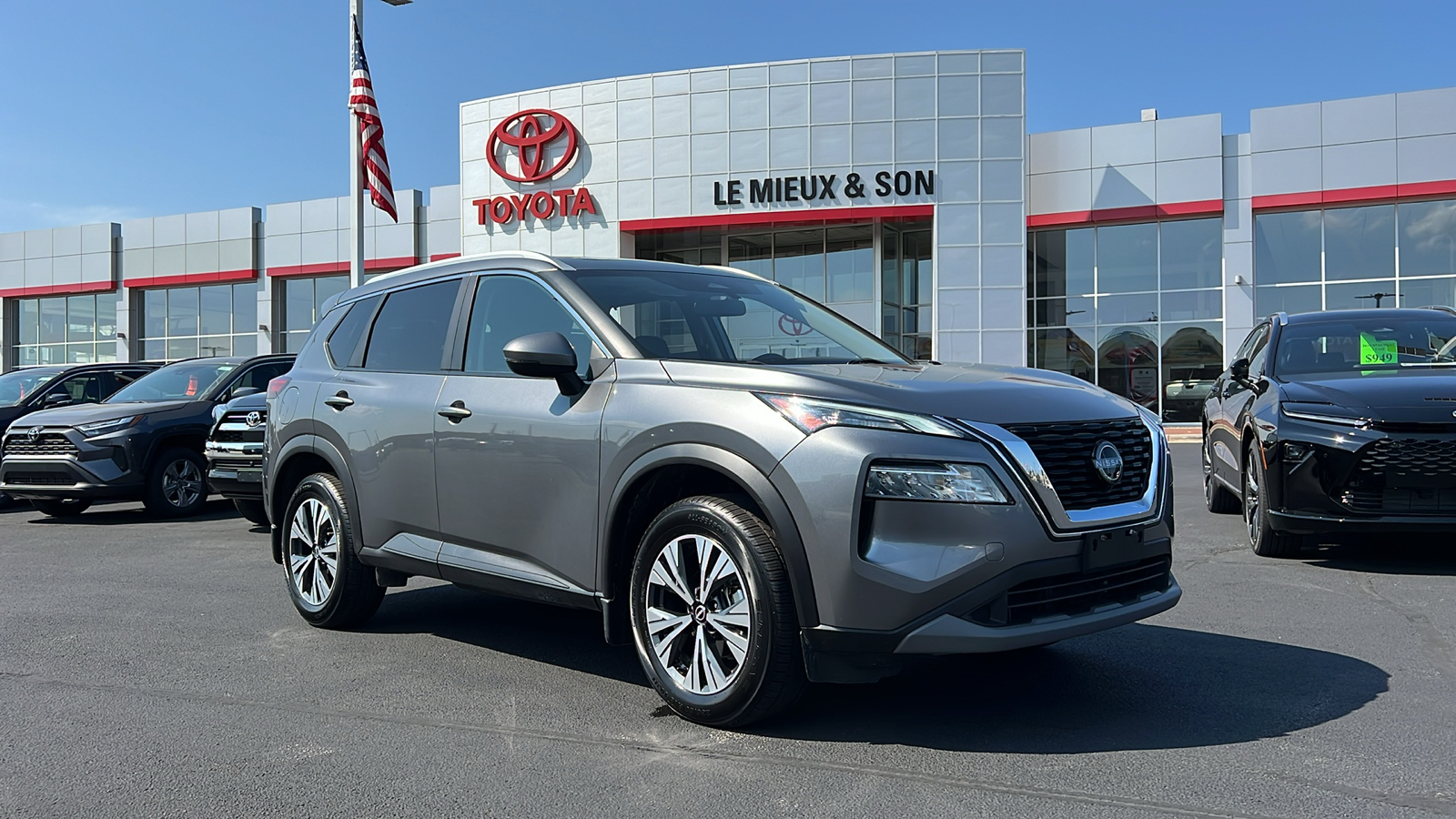 2022 Nissan Rogue SV 1