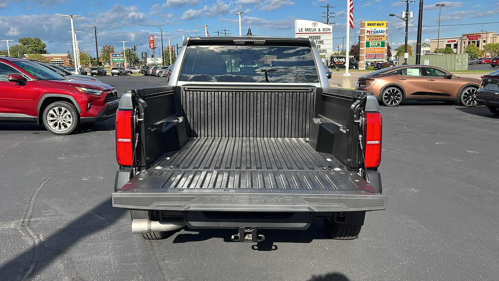 2024 Toyota Tacoma SR 27