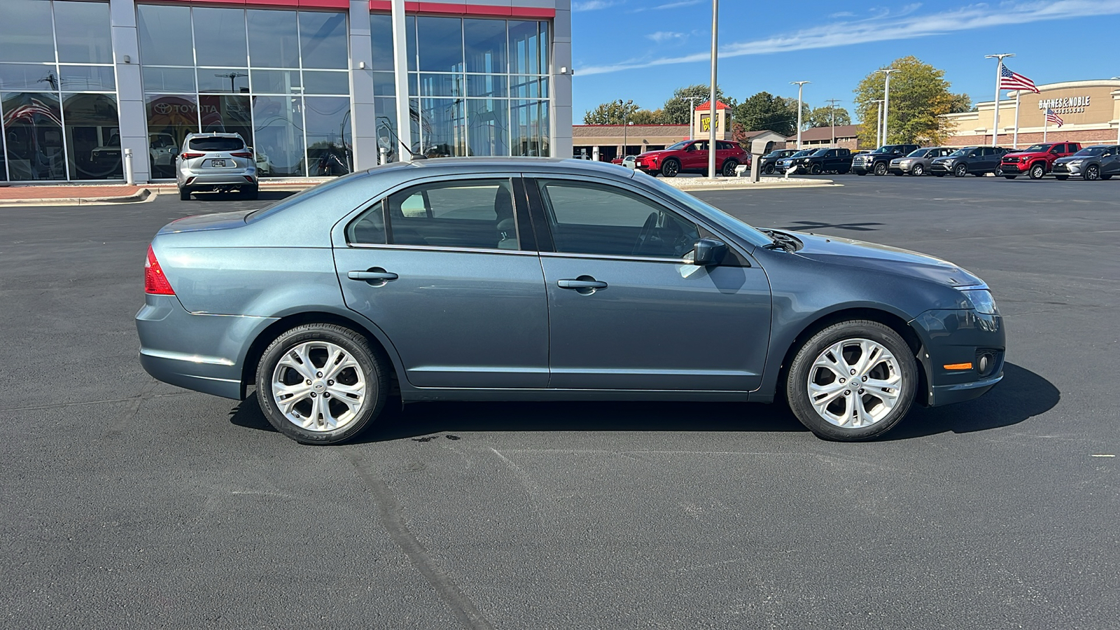 2012 Ford Fusion SE 2