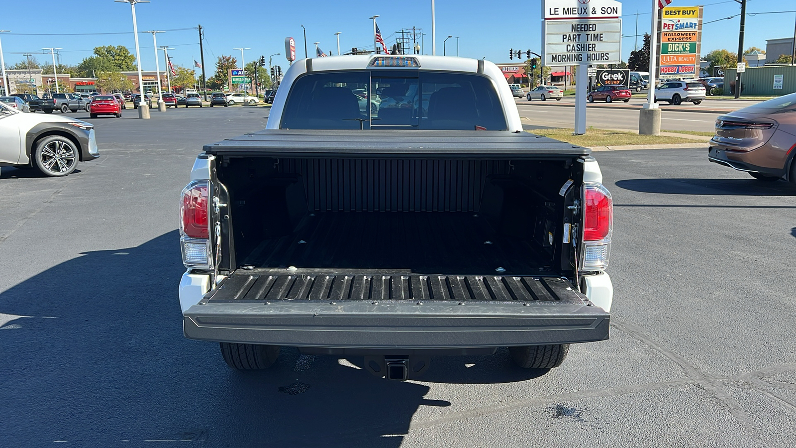 2023 Toyota Tacoma TRD Sport 27