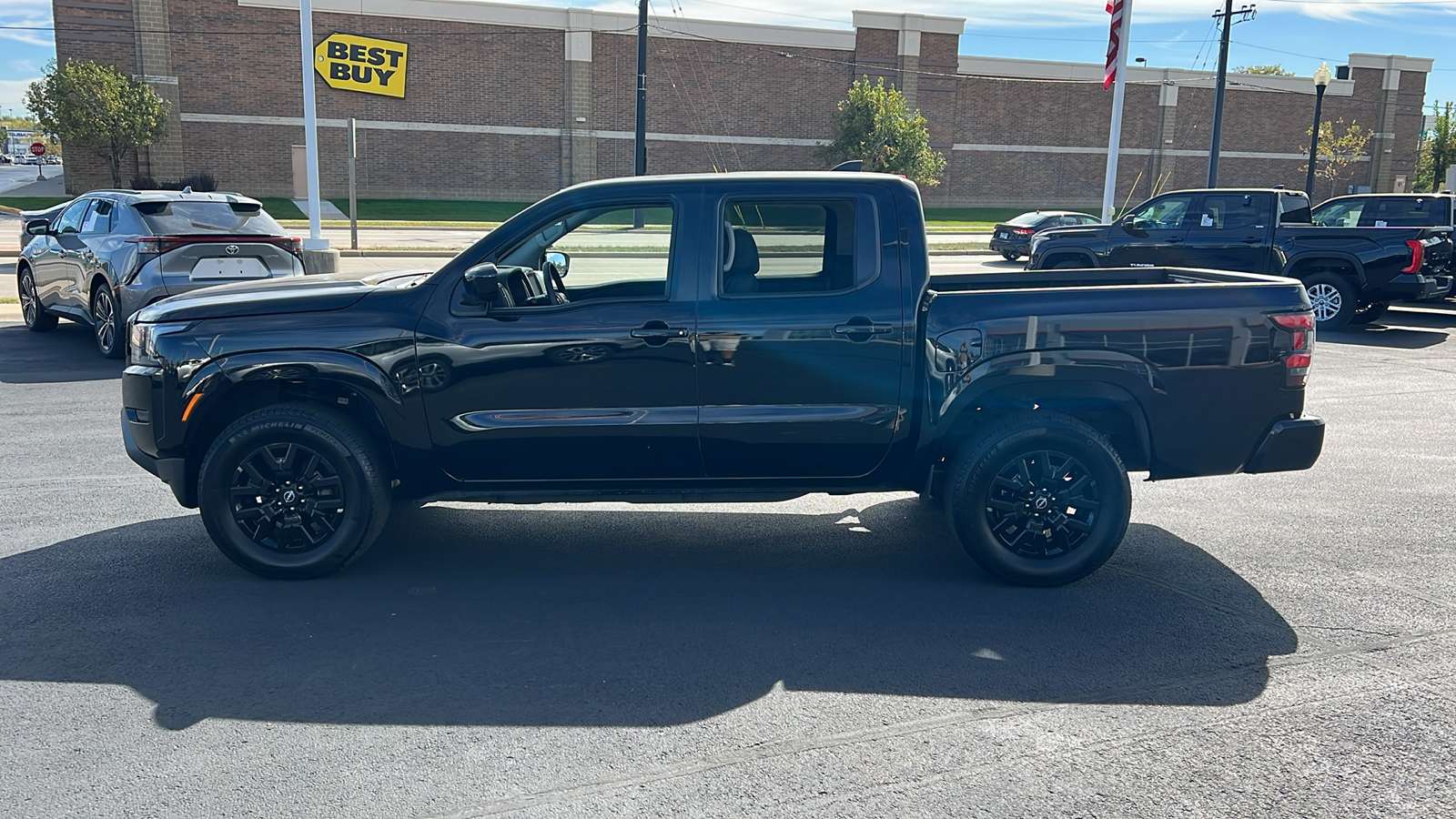 2023 Nissan Frontier SV 6