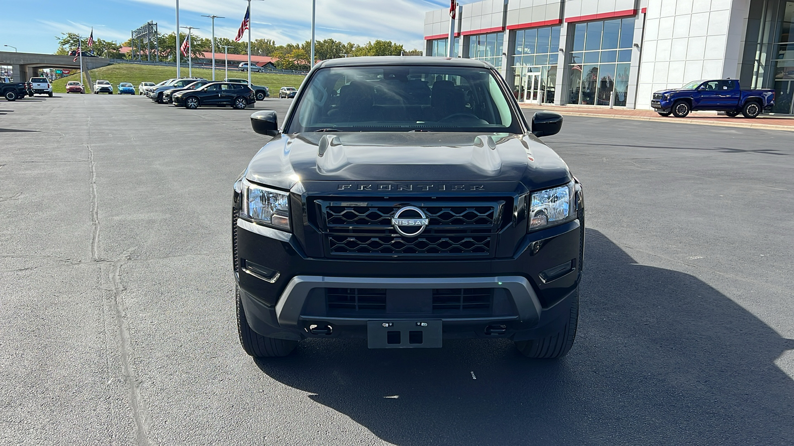 2023 Nissan Frontier SV 29