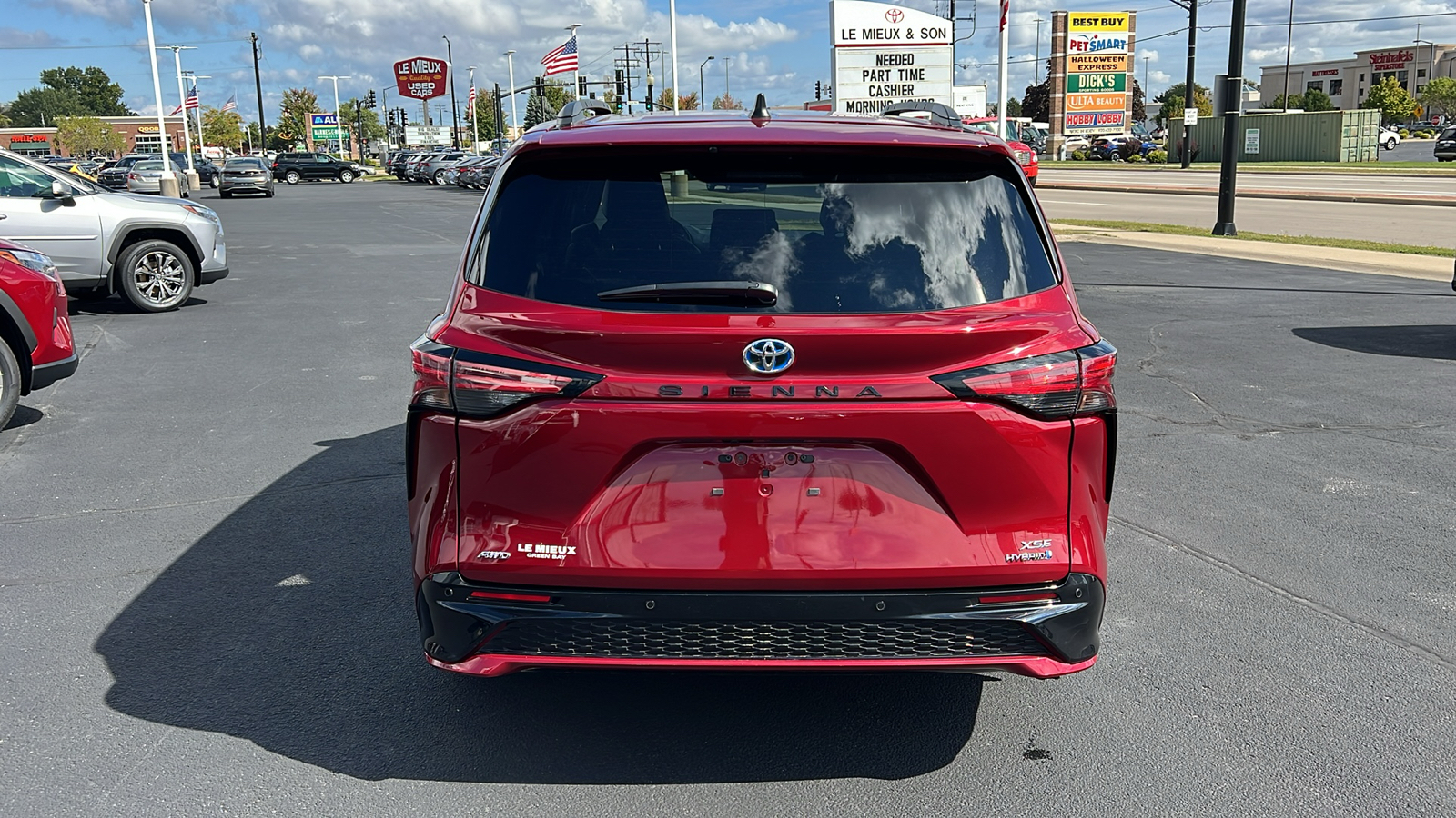 2023 Toyota Sienna XSE 4