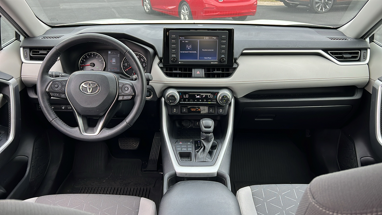 2021 Toyota RAV4 XLE 8