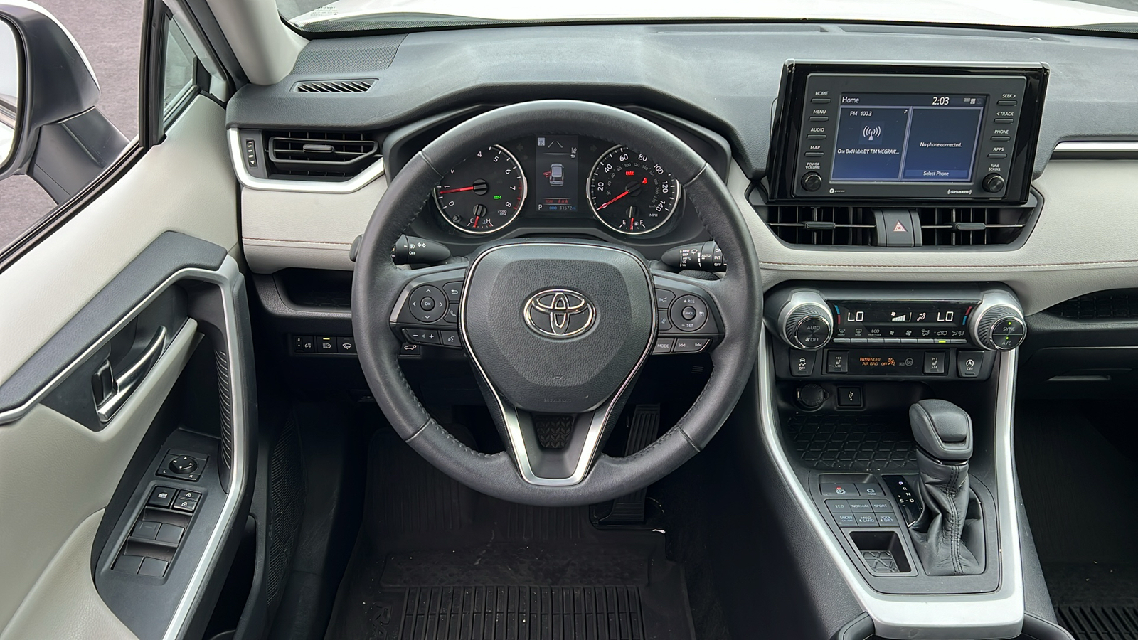 2021 Toyota RAV4 XLE 9