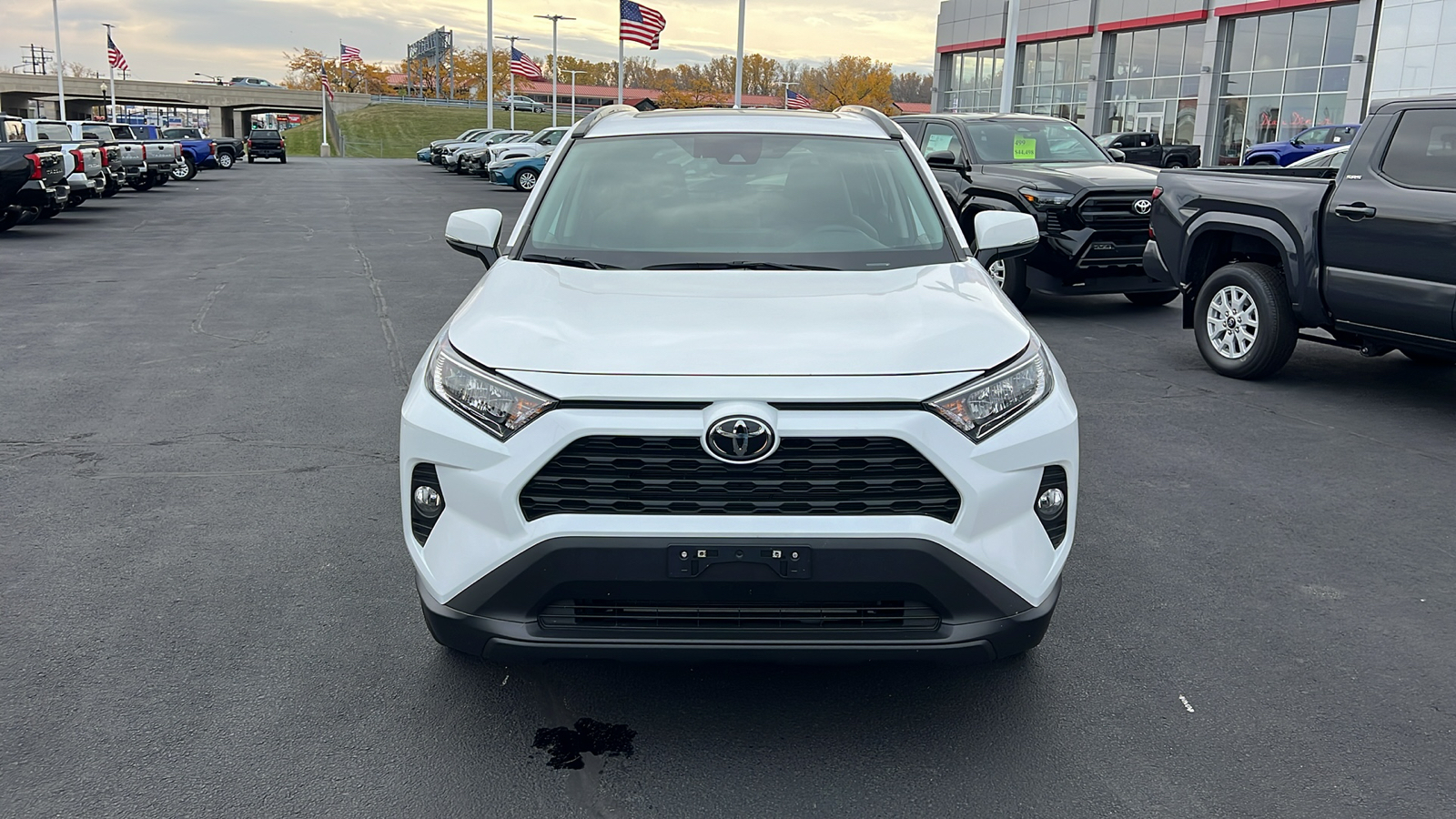 2021 Toyota RAV4 XLE 32