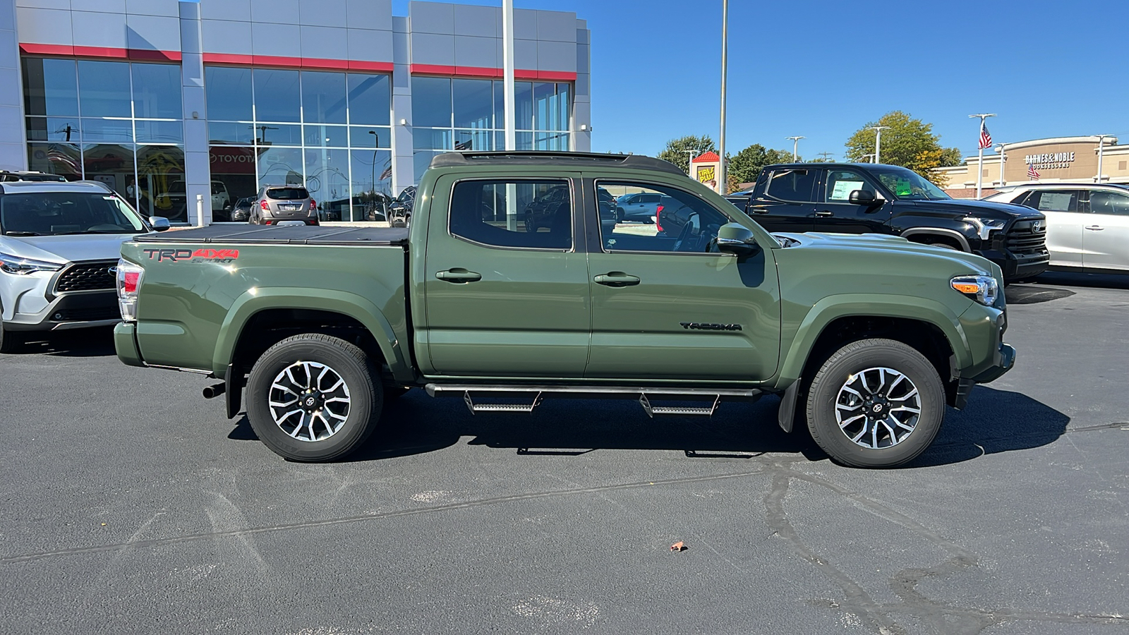 2022 Toyota Tacoma TRD Sport 2