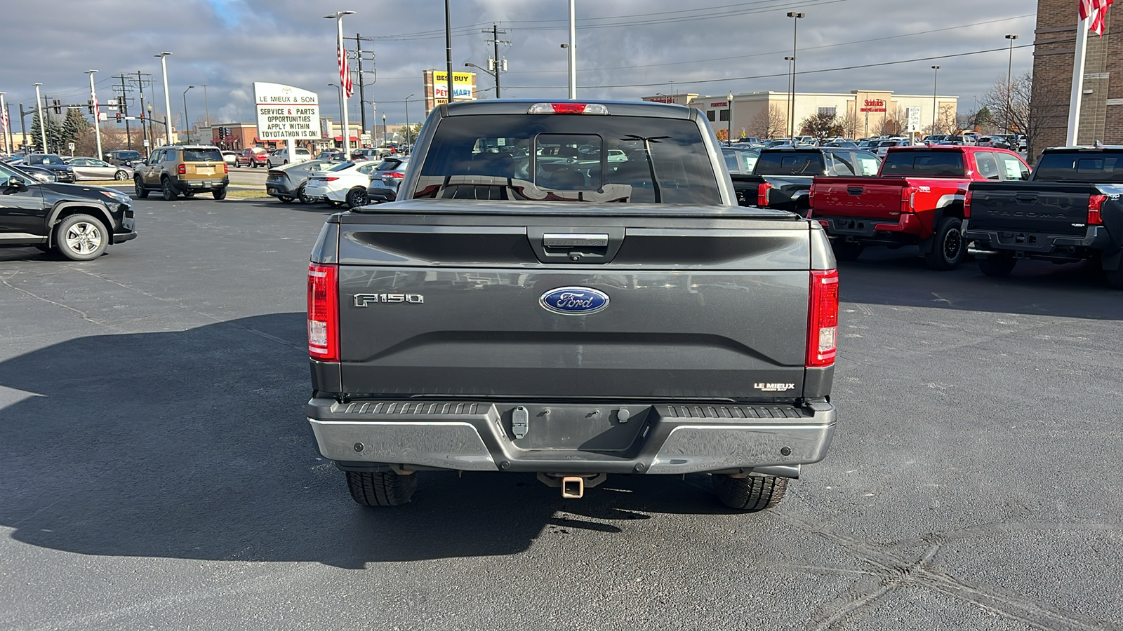 2017 Ford F-150 XLT 4