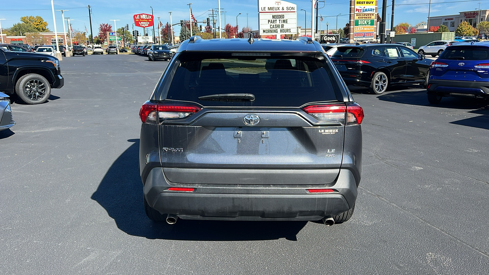 2021 Toyota RAV4 LE 4