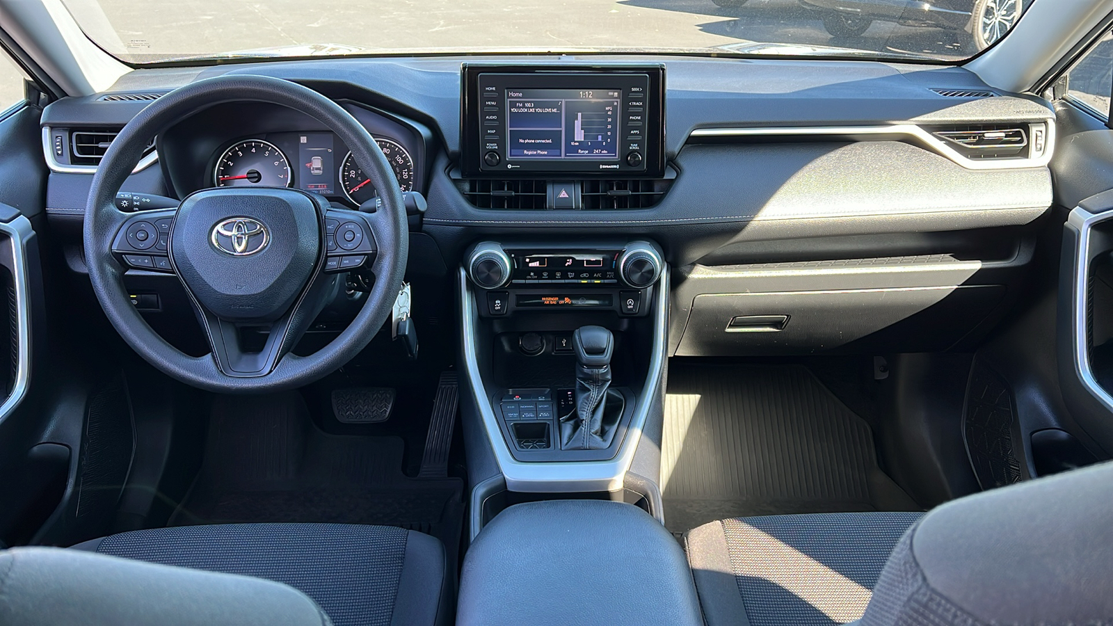 2021 Toyota RAV4 LE 8