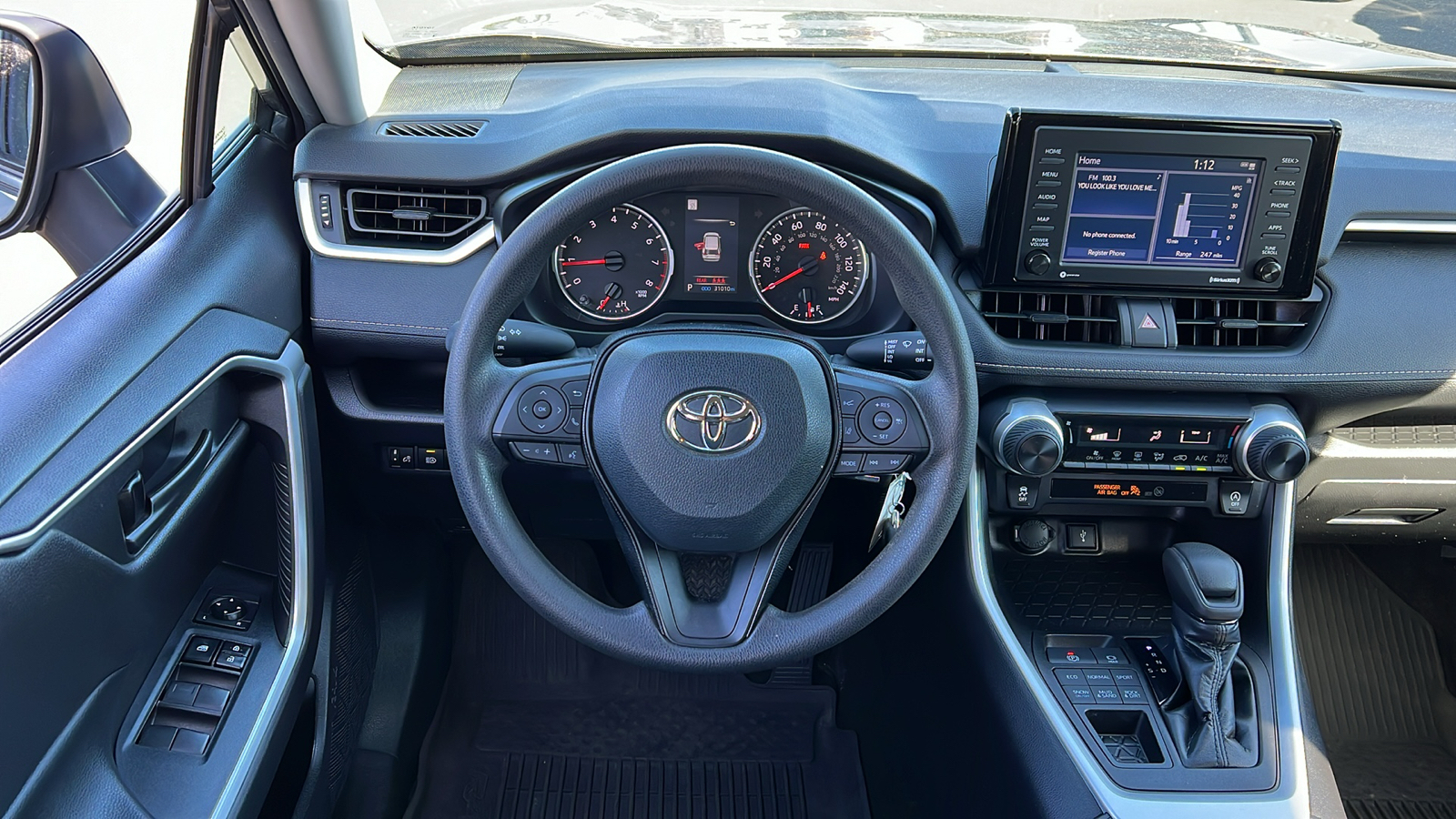 2021 Toyota RAV4 LE 9