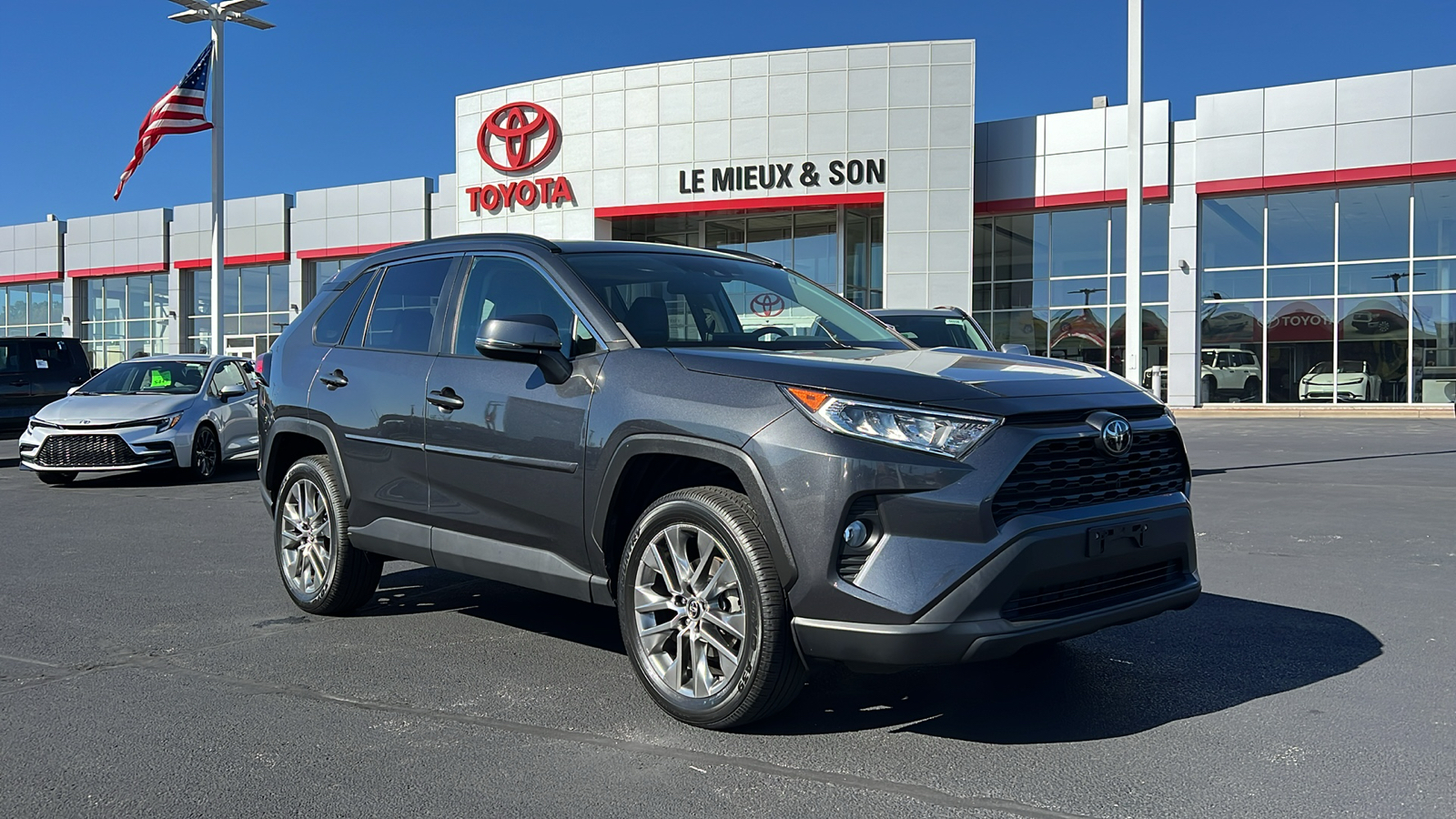 2019 Toyota RAV4 XLE Premium 1