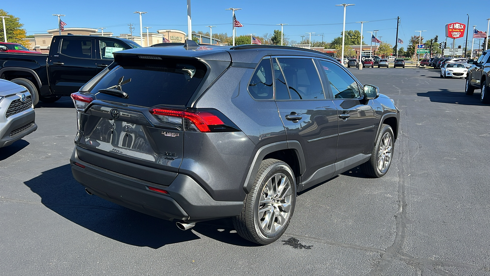 2019 Toyota RAV4 XLE Premium 3