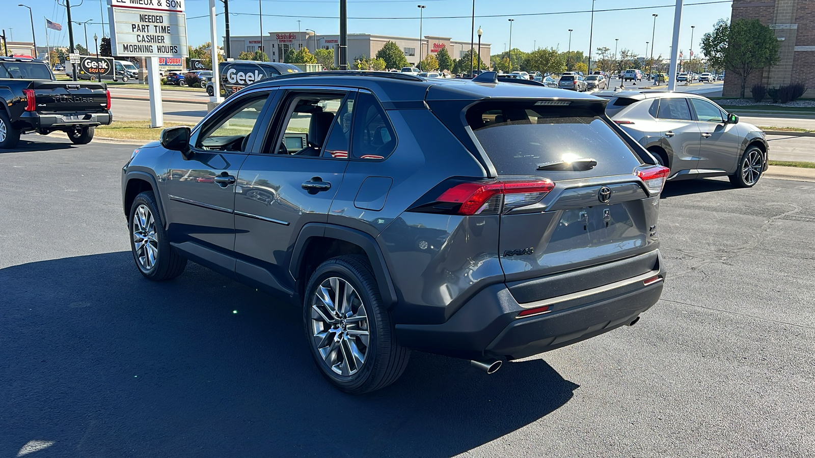 2019 Toyota RAV4 XLE Premium 5