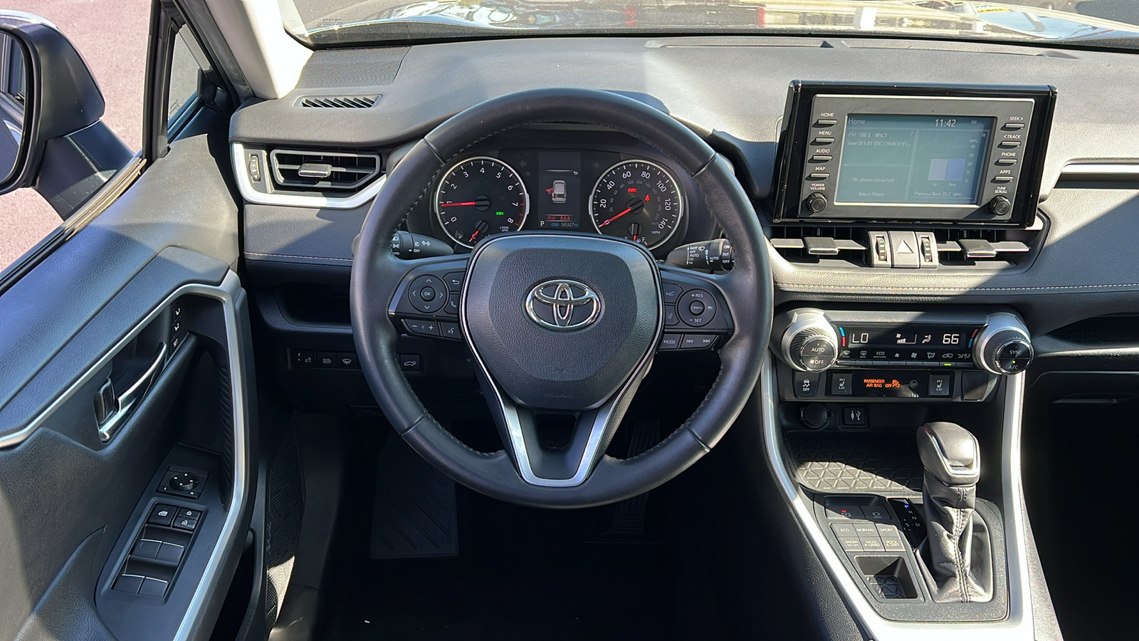 2019 Toyota RAV4 XLE Premium 9