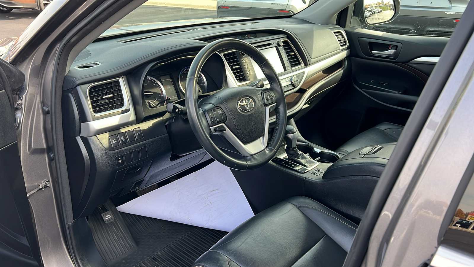 2018 Toyota Highlander XLE 27