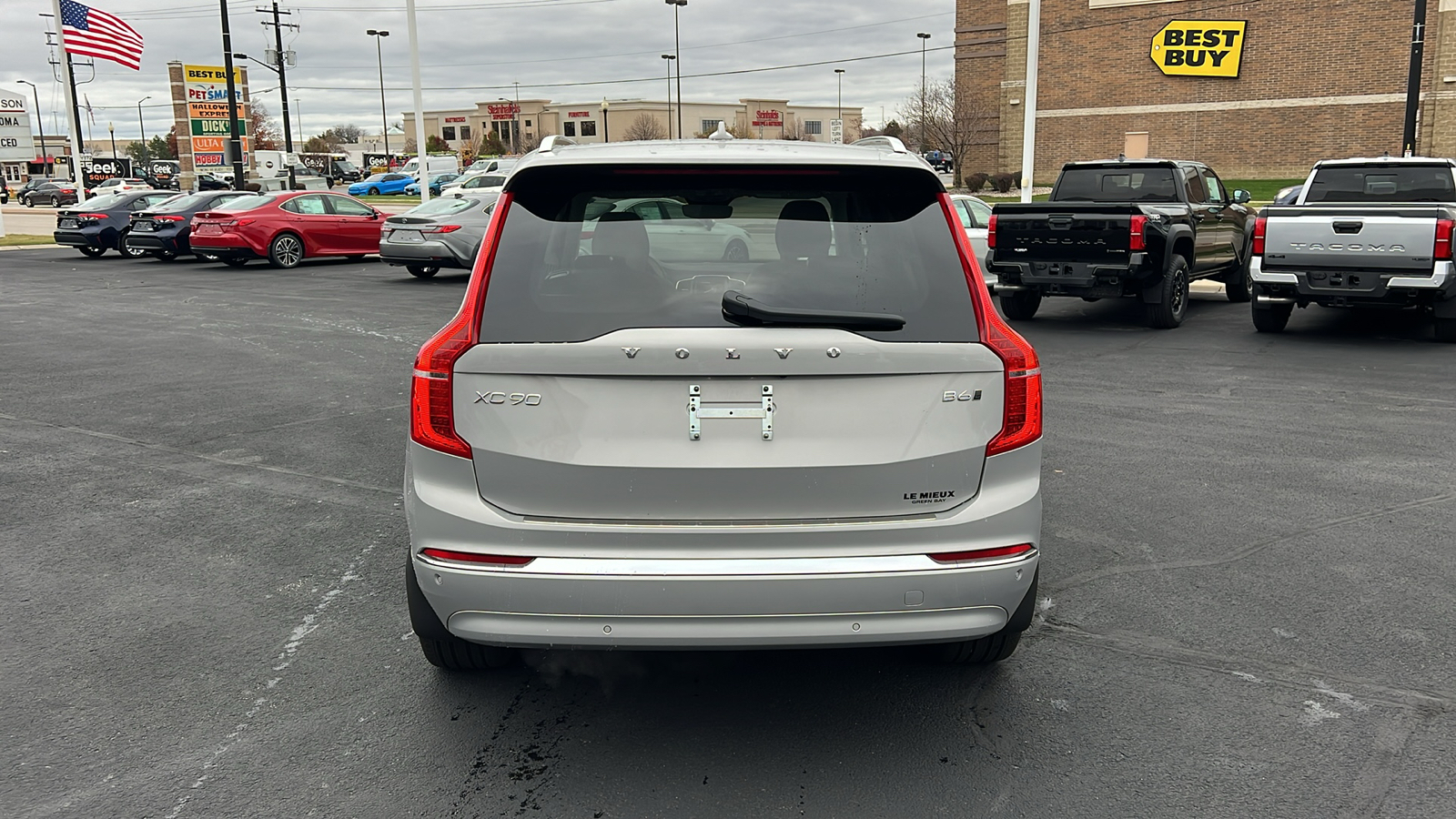 2024 Volvo XC90 B6 Plus Bright Theme 6-Seater 4