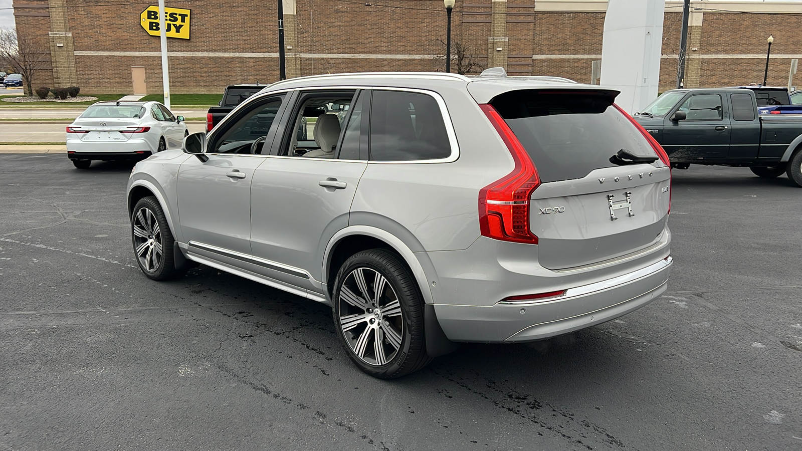 2024 Volvo XC90 B6 Plus Bright Theme 6-Seater 5