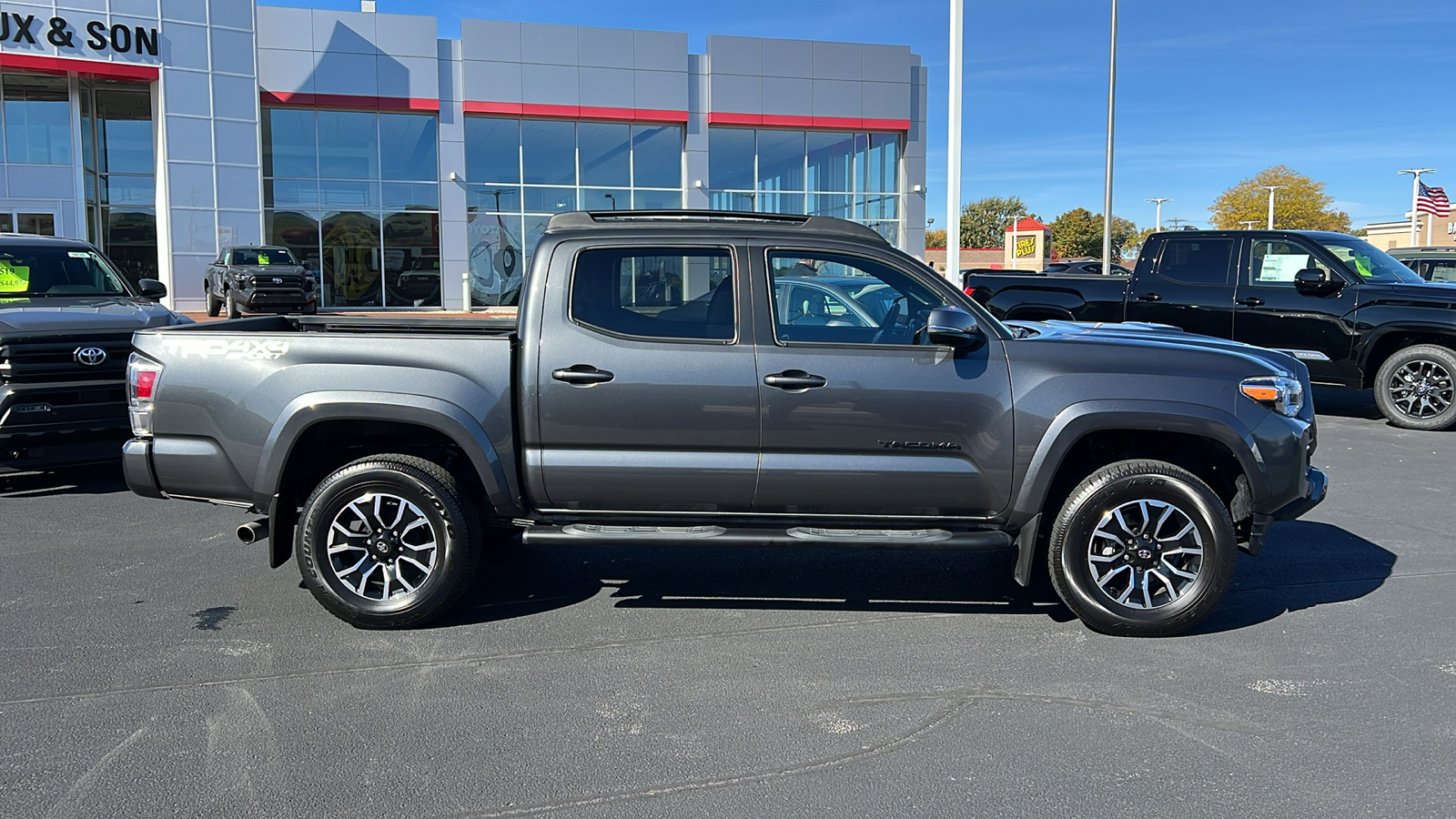 2023 Toyota Tacoma TRD Sport 2