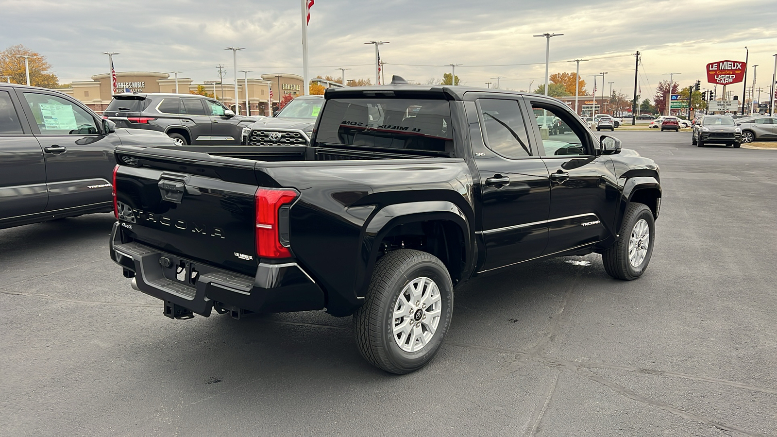 2024 Toyota Tacoma SR5 3