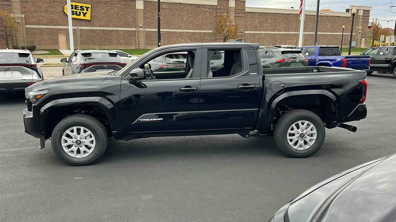 2024 Toyota Tacoma SR5 6