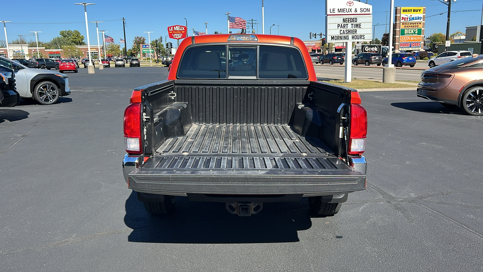 2017 Toyota Tacoma SR5 26