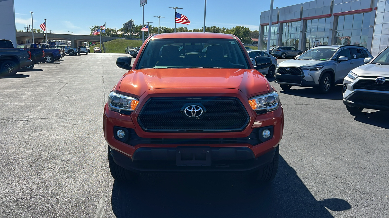 2017 Toyota Tacoma SR5 28