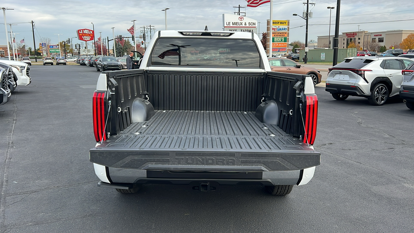 2025 Toyota Tundra SR5 28