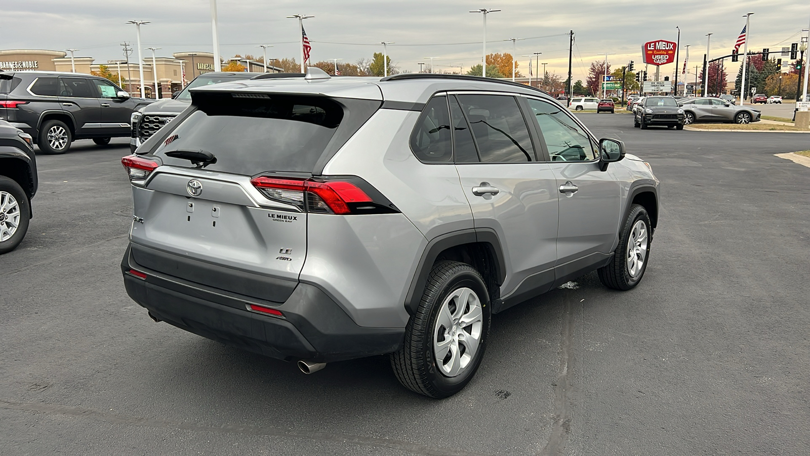 2021 Toyota RAV4 LE 3