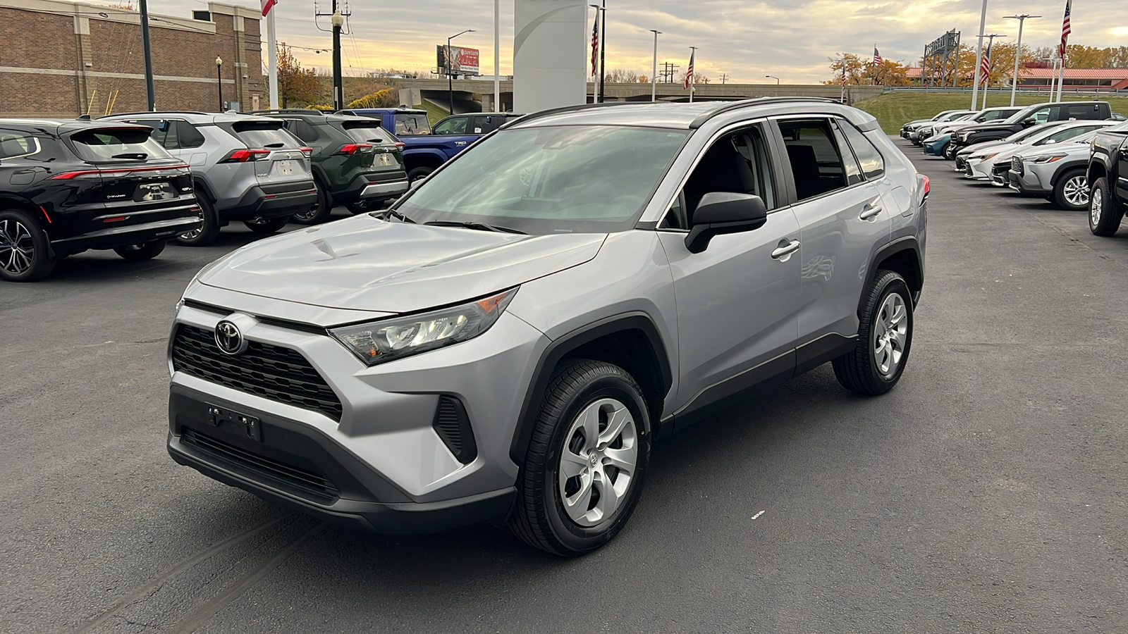 2021 Toyota RAV4 LE 7