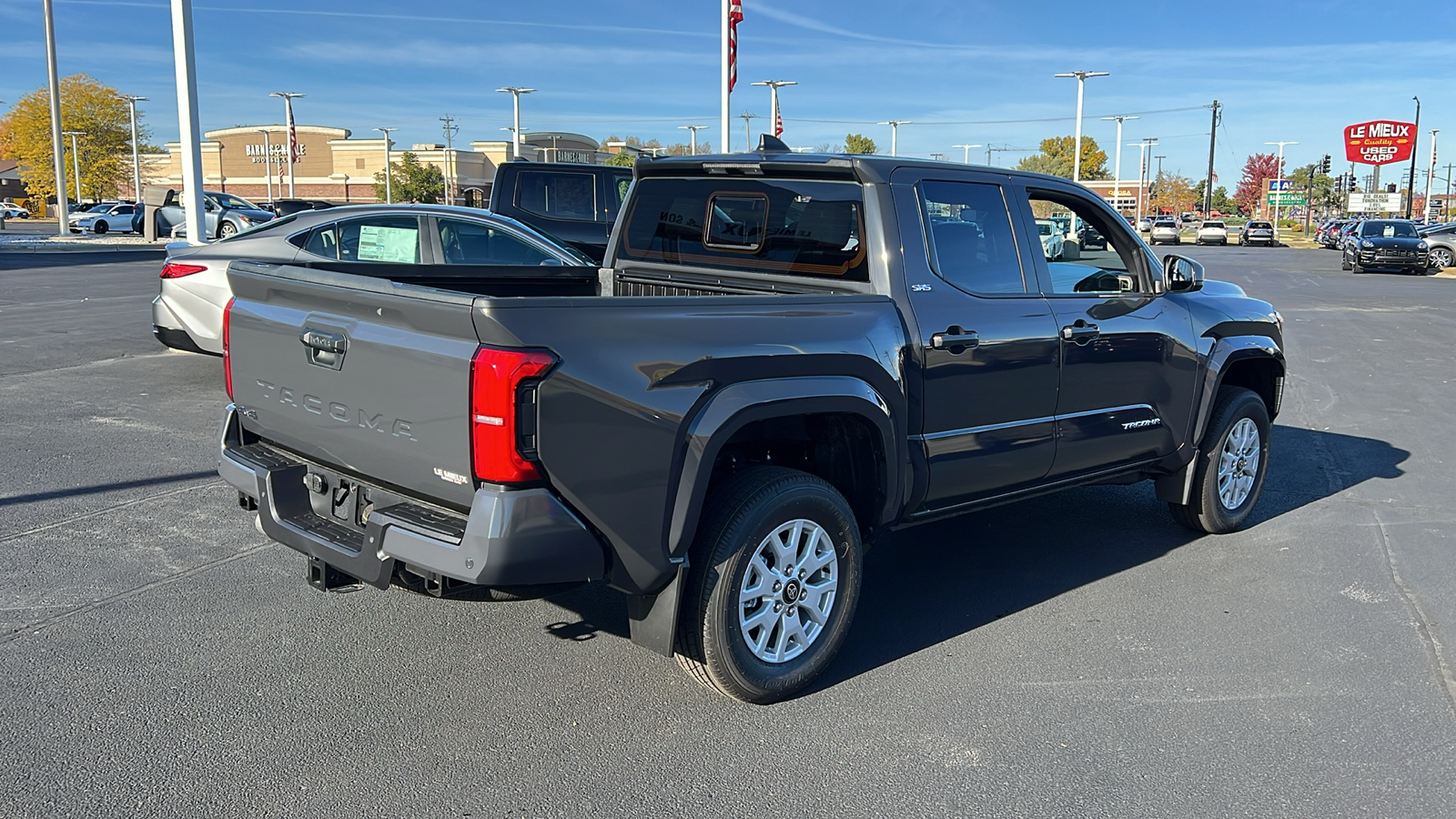 2024 Toyota Tacoma SR5 3