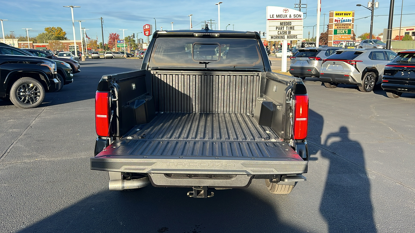 2024 Toyota Tacoma SR5 28