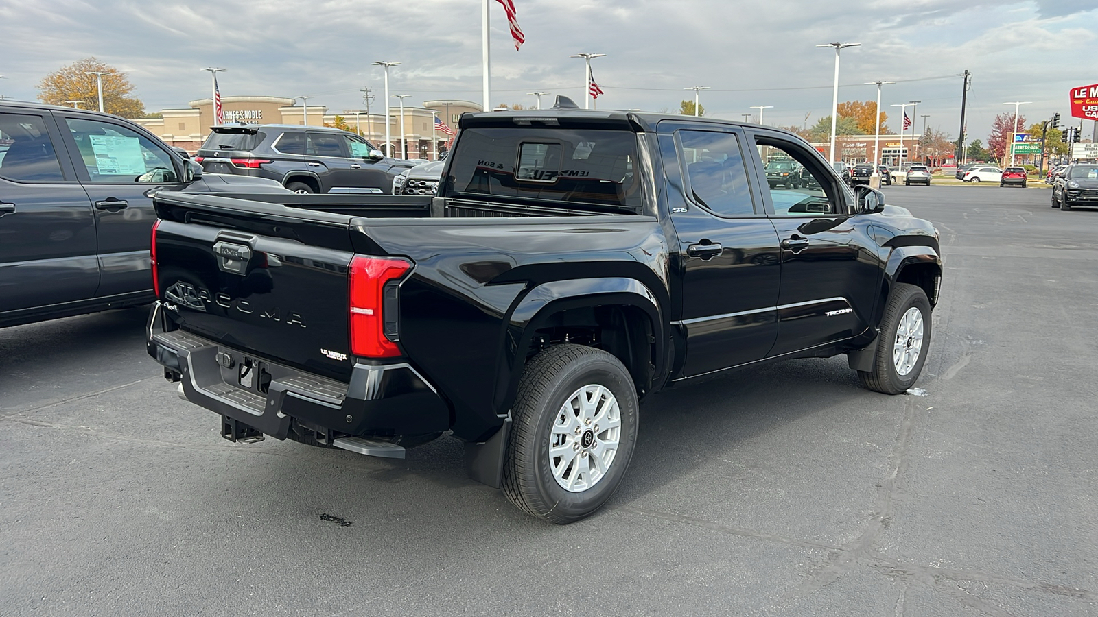 2024 Toyota Tacoma SR5 3